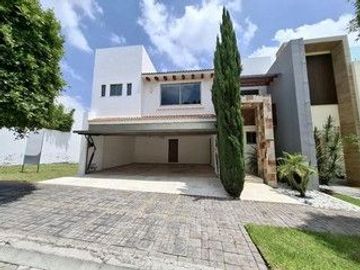 RESIDENCIA EN VENTA LOMAS DE ANGELOPOLIS 1, CLUSTER 999 PUEBLA