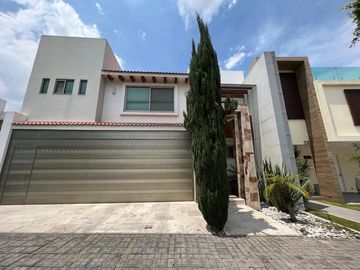 RESIDENCIA EN VENTA LOMAS DE ANGELOPOLIS 1, CLUSTER 999 PUEBLA
