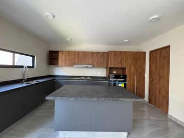 Estrena Residencia en venta Fracc.Valle de Juriquilla 3 recàmaras cuarto de servicio amenidades vigilancia MM-QHO6574853