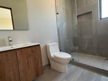 Estrena Residencia en venta Fracc.Valle de Juriquilla 3 recàmaras cuarto de servicio amenidades vigilancia MM-QHO6574853