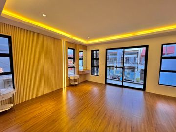 BRAND NEW LUXURIOUS SINGLE HOUSE AND LOT WITH MODERN INTERIOR LOCATED INSIDE BF RESORT