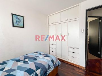 Departamento En Alquiler Con Cochera Incluida