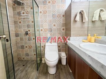Departamento En Alquiler Con Cochera Incluida