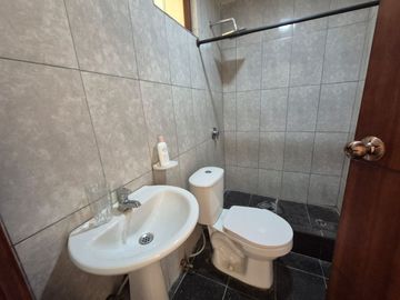 CASA EN VENTA MITAD DEL MUNDO 206M2 $74.900
