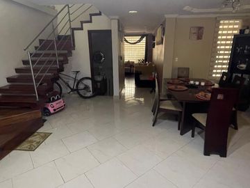 EN VENTA, CÓMODO DEPARTAMENTO DUPLEX.  SECTOR TOTORACOCHA!!!