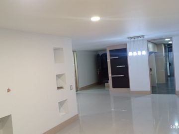 VENTA ESPACIOSA Y ESTRATEGICA CASA EN CONDOMINIO, CIUDAD JARDIN, SECTOR HOLGUINES, SUR CALI..