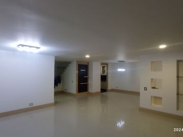 VENTA ESPACIOSA Y ESTRATEGICA CASA EN CONDOMINIO, CIUDAD JARDIN, SECTOR HOLGUINES, SUR CALI..