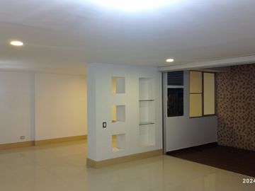 VENTA ESPACIOSA Y ESTRATEGICA CASA EN CONDOMINIO, CIUDAD JARDIN, SECTOR HOLGUINES, SUR CALI..