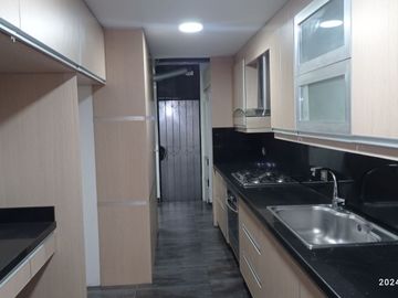 VENTA ESPACIOSA Y ESTRATEGICA CASA EN CONDOMINIO, CIUDAD JARDIN, SECTOR HOLGUINES, SUR CALI..