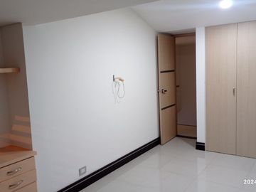 VENTA ESPACIOSA Y ESTRATEGICA CASA EN CONDOMINIO, CIUDAD JARDIN, SECTOR HOLGUINES, SUR CALI..