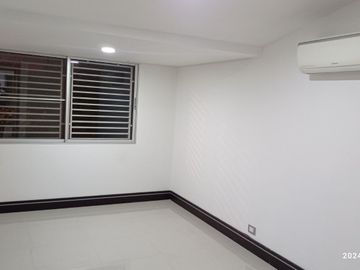 VENTA ESPACIOSA Y ESTRATEGICA CASA EN CONDOMINIO, CIUDAD JARDIN, SECTOR HOLGUINES, SUR CALI..