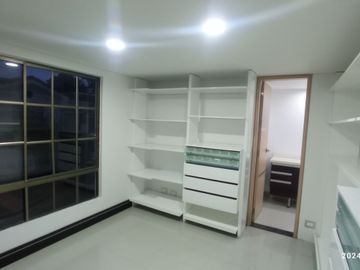 VENTA ESPACIOSA Y ESTRATEGICA CASA EN CONDOMINIO, CIUDAD JARDIN, SECTOR HOLGUINES, SUR CALI..