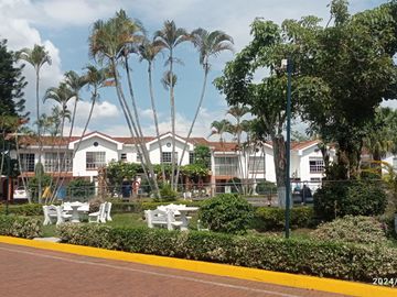 VENTA ESPACIOSA Y ESTRATEGICA CASA EN CONDOMINIO, CIUDAD JARDIN, SECTOR HOLGUINES, SUR CALI..