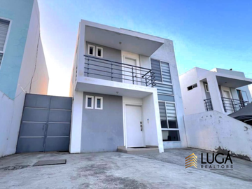 Casa 3 dormitorios de oportunidad en venta, urbanización privada sector Vía Circunvalación Manta
