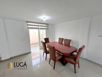 Casa 3 dormitorios de oportunidad en venta, urbanización privada sector Vía Circunvalación Manta