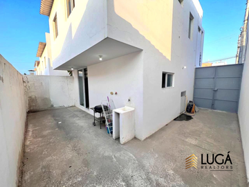 Casa 3 dormitorios de oportunidad en venta, urbanización privada sector Vía Circunvalación Manta