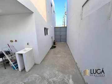 Casa 3 dormitorios de oportunidad en venta, urbanización privada sector Vía Circunvalación Manta