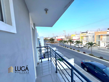 Casa 3 dormitorios de oportunidad en venta, urbanización privada sector Vía Circunvalación Manta