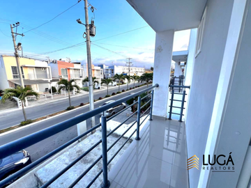 Casa 3 dormitorios de oportunidad en venta, urbanización privada sector Vía Circunvalación Manta