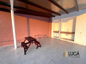 Casa 3 dormitorios de oportunidad en venta, urbanización privada sector Vía Circunvalación Manta