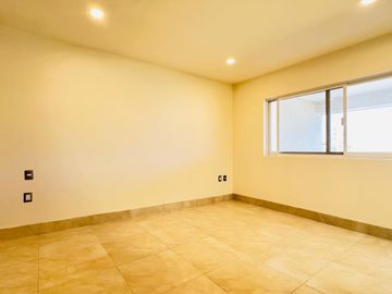 CASA EN VENTA EN LA CAMPIÑA DEL BOSQUE LEON, GTO ZONA NORTE UBICADA EN CLUSTER 1 FRENTE DE PABELLÓN. (CANCHAS DE FÚTBOL, BÁSQUETBOL, TENIS Y ALBERCA)