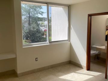CASA EN VENTA EN LA CAMPIÑA DEL BOSQUE LEON, GTO ZONA NORTE UBICADA EN CLUSTER 1 FRENTE DE PABELLÓN. (CANCHAS DE FÚTBOL, BÁSQUETBOL, TENIS Y ALBERCA)