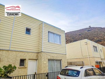 León Propiedades vende casa en condominio, Curacaví centro
