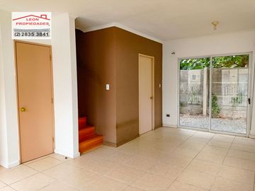 León Propiedades vende casa en condominio, Curacaví centro