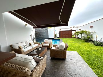 HERMOSA CASA, CON ESTRUCTURA DE LUJO ÁREA SOCIAL, PISCINA Y UN DEPARTAMENTO INDEPENDIENTE
