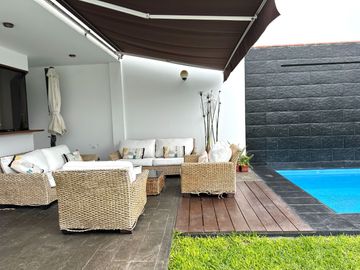 HERMOSA CASA, CON ESTRUCTURA DE LUJO ÁREA SOCIAL, PISCINA Y UN DEPARTAMENTO INDEPENDIENTE