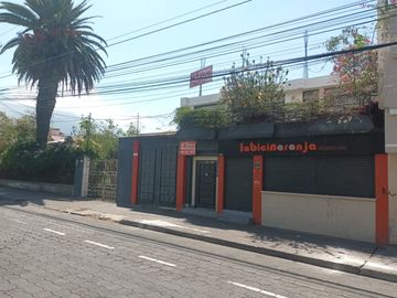 Venta de casa en la Avda. Atahualpa de la ciudad de Ibarra