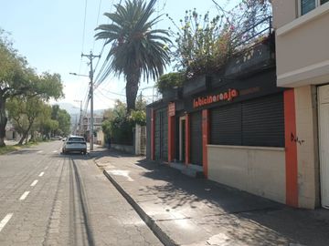 Venta de casa en la Avda. Atahualpa de la ciudad de Ibarra