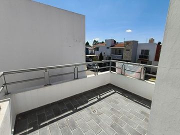 Casa en esquina en venta dentro de Coto Alhambra, Real de Valdepeñas