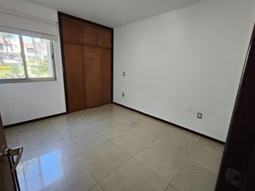 Casa en esquina en venta dentro de Coto Alhambra, Real de Valdepeñas