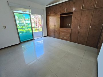 Casa en esquina en venta dentro de Coto Alhambra, Real de Valdepeñas