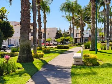 Casa en esquina en venta dentro de Coto Alhambra, Real de Valdepeñas