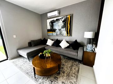 Venta de casa con roof en en Zibatá, Querétaro.