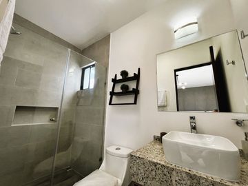 Venta de casa con roof en en Zibatá, Querétaro.