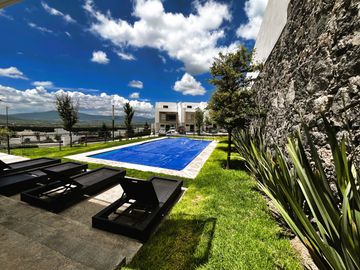 Venta de casa con roof en en Zibatá, Querétaro.