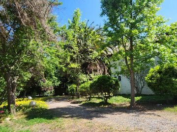 VENTA DE PARCELA EN CONDOMINIO, SECTOR CARAMPANGUE, ISLA DE MAIPO. A 45 MINUTOS DE STGO.  Valor: 10.500 UF Gastos comunes: $100.000  CARACTERÍSTICAS