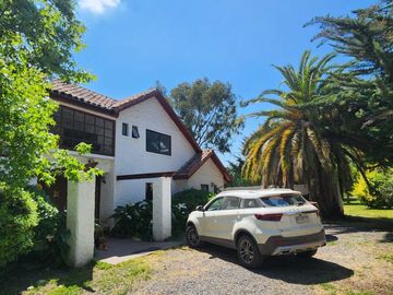 VENTA DE PARCELA EN CONDOMINIO, SECTOR CARAMPANGUE, ISLA DE MAIPO. A 45 MINUTOS DE STGO.  Valor: 10.500 UF Gastos comunes: $100.000  CARACTERÍSTICAS
