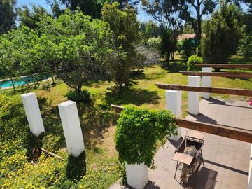 VENTA DE PARCELA EN CONDOMINIO, SECTOR CARAMPANGUE, ISLA DE MAIPO. A 45 MINUTOS DE STGO.  Valor: 10.500 UF Gastos comunes: $100.000  CARACTERÍSTICAS