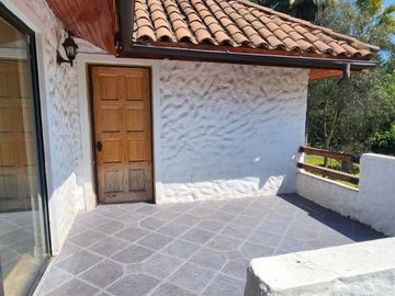 VENTA DE PARCELA EN CONDOMINIO, SECTOR CARAMPANGUE, ISLA DE MAIPO. A 45 MINUTOS DE STGO.  Valor: 10.500 UF Gastos comunes: $100.000  CARACTERÍSTICAS