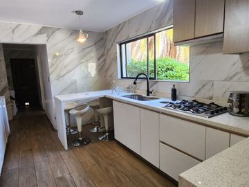 VENTA DE PARCELA EN CONDOMINIO, SECTOR CARAMPANGUE, ISLA DE MAIPO. A 45 MINUTOS DE STGO.  Valor: 10.500 UF Gastos comunes: $100.000  CARACTERÍSTICAS