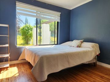 VENTA DE PARCELA EN CONDOMINIO, SECTOR CARAMPANGUE, ISLA DE MAIPO. A 45 MINUTOS DE STGO.  Valor: 10.500 UF Gastos comunes: $100.000  CARACTERÍSTICAS