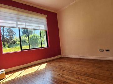 VENTA DE PARCELA EN CONDOMINIO, SECTOR CARAMPANGUE, ISLA DE MAIPO. A 45 MINUTOS DE STGO.  Valor: 10.500 UF Gastos comunes: $100.000  CARACTERÍSTICAS
