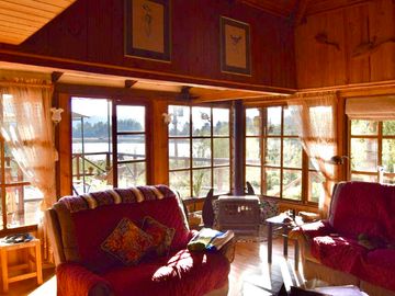 EXTRANJERO POR VIAJE VENDE CASA FRENTE A LAGUNA TORCA - MARAVILLOSO TERRENO