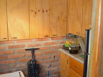 EXTRANJERO POR VIAJE VENDE CASA FRENTE A LAGUNA TORCA - MARAVILLOSO TERRENO