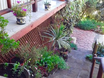 EXTRANJERO POR VIAJE VENDE CASA FRENTE A LAGUNA TORCA - MARAVILLOSO TERRENO