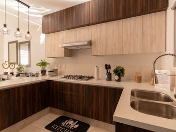 CASA VENTA, CONDOMINIO CON AMENIDADES, C: 151.99 M2 T: 127.40 M2, 3 REC. 2.5 BAÑOS.